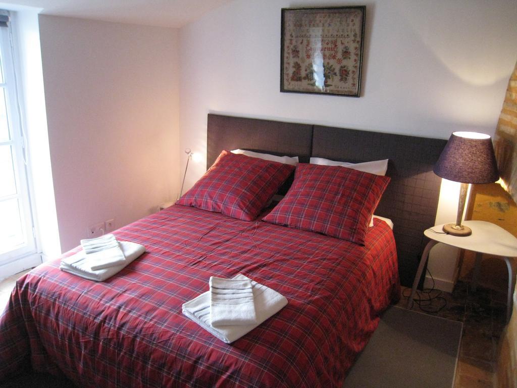 Le Logis Des Tourelles Bed and Breakfast Beaupréau Værelse billede