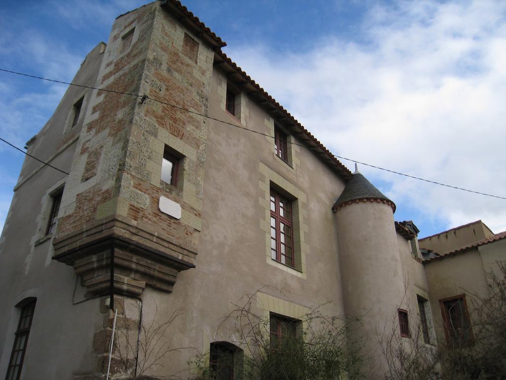 Le Logis Des Tourelles Bed and Breakfast Beaupréau Eksteriør billede